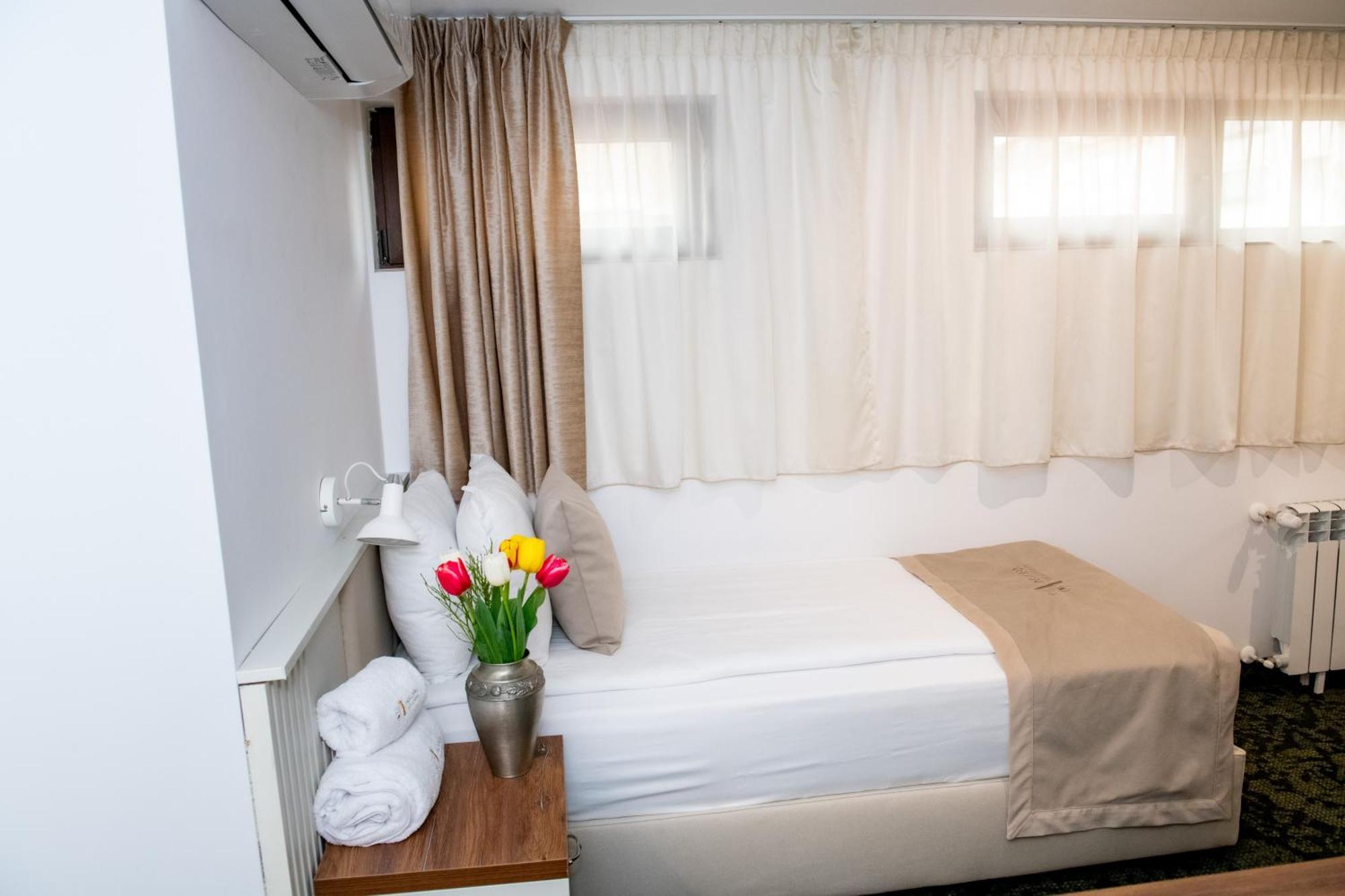 Agora' Boutique Hotel Sofia Bagian luar foto