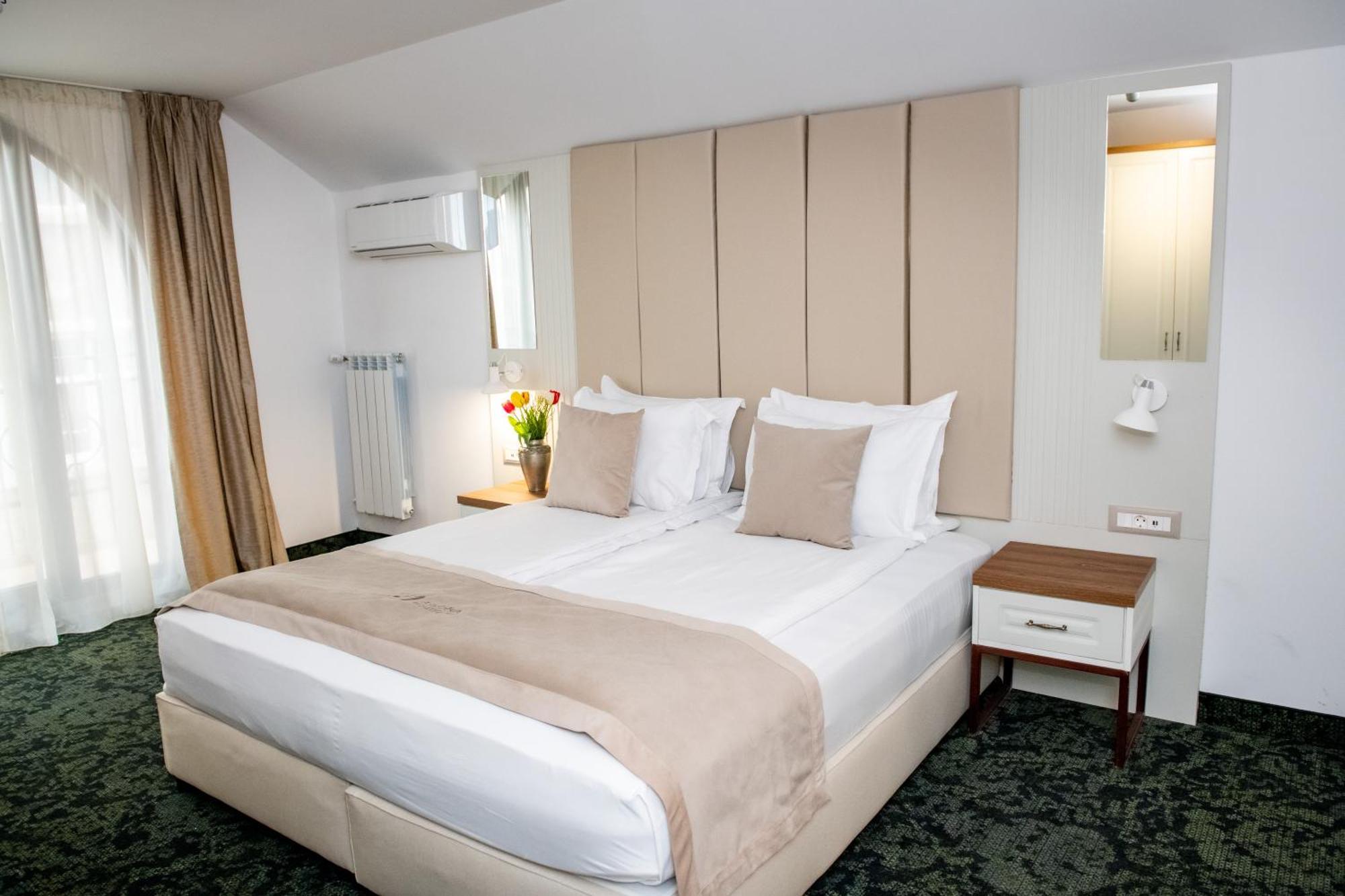 Agora' Boutique Hotel Sofia Bagian luar foto